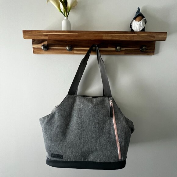 Doubletake London Tennis Duffel - Picture 3 of 4